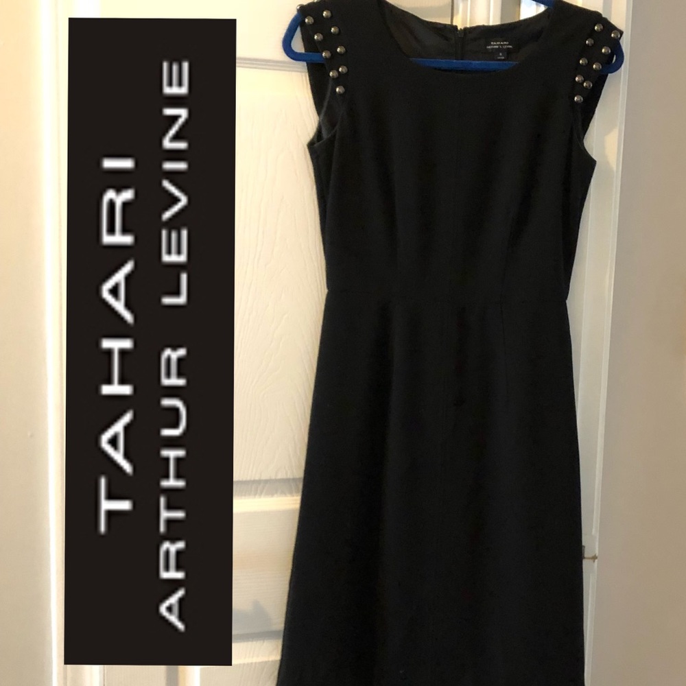 Tahari studded cap sleeve dress in EXC cond!